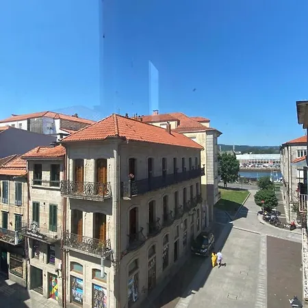 Plaza Celso Garcia De La Riega 6, 3 شقة