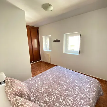 Plaza Celso Garcia De La Riega 6, 3 Apartament